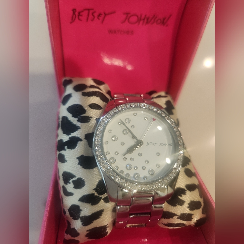 Betsey Johnson Silver Watch with Leopard Print Box - Picture 6 of 6